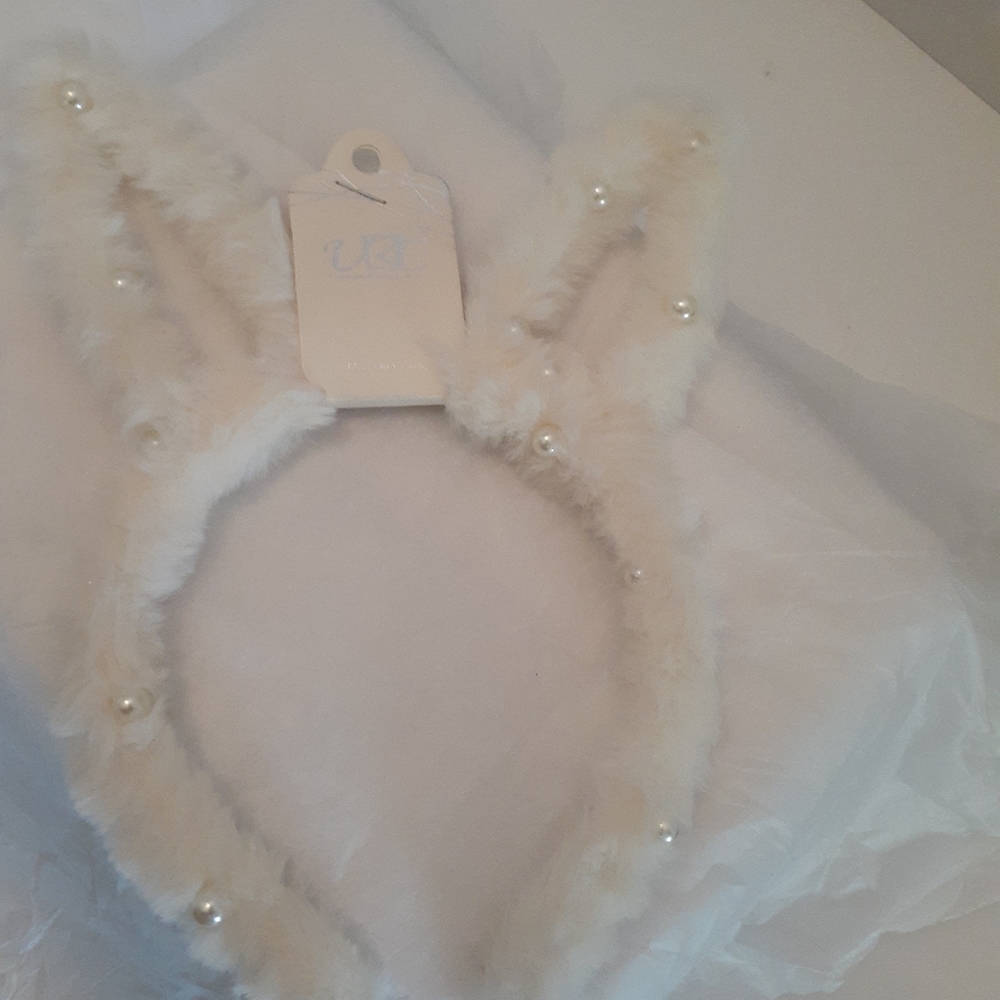 ✂️10/$40 *NWT* Furry Rabbit Ears Headband